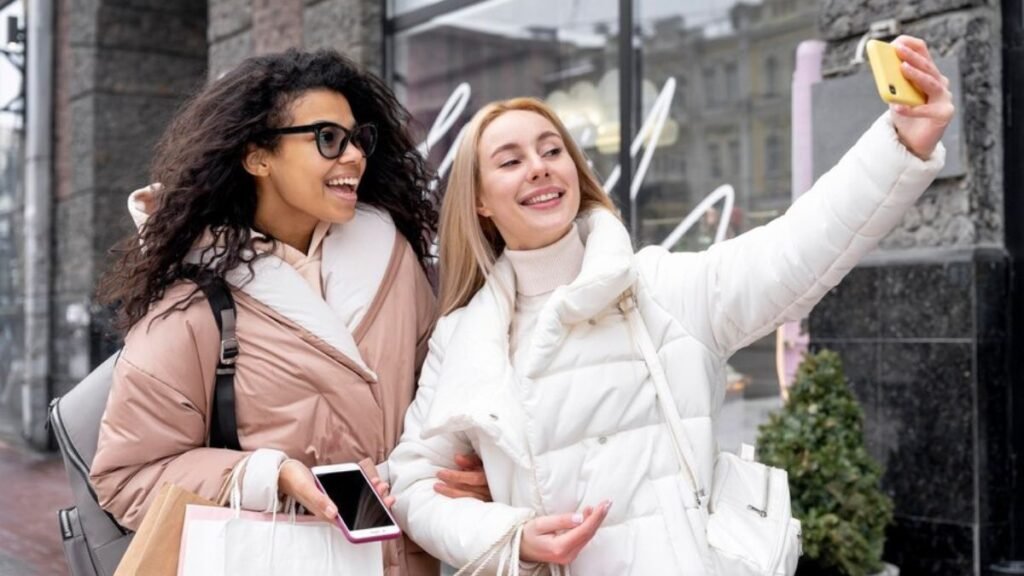Unveiling Style: The Ultimate Experience at fashionisk.com