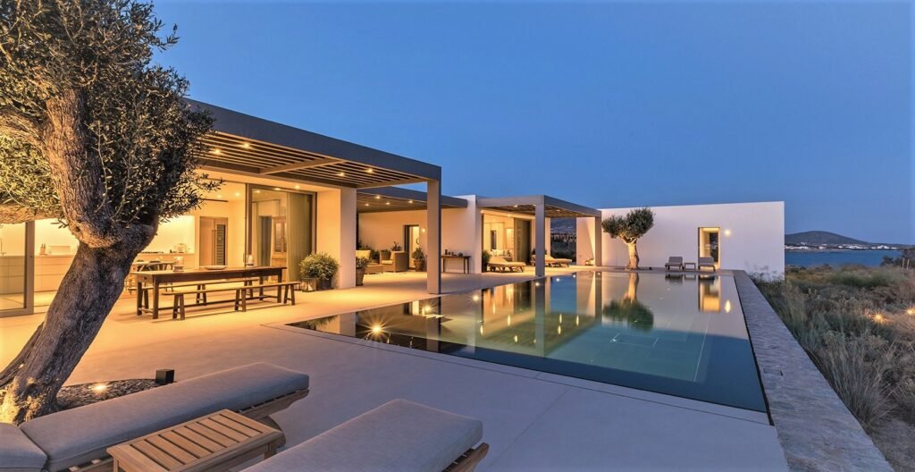 Discover the Splendor of Luxury Villas in Greece with Le Collectionist
