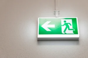 fire-emergency-exit-sign-on-260nw-2616118131